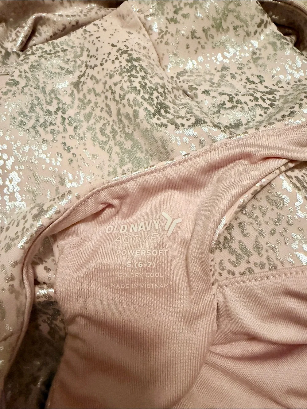 Old Navy Girls Powersoft Outfit - Sz Small (6/7)